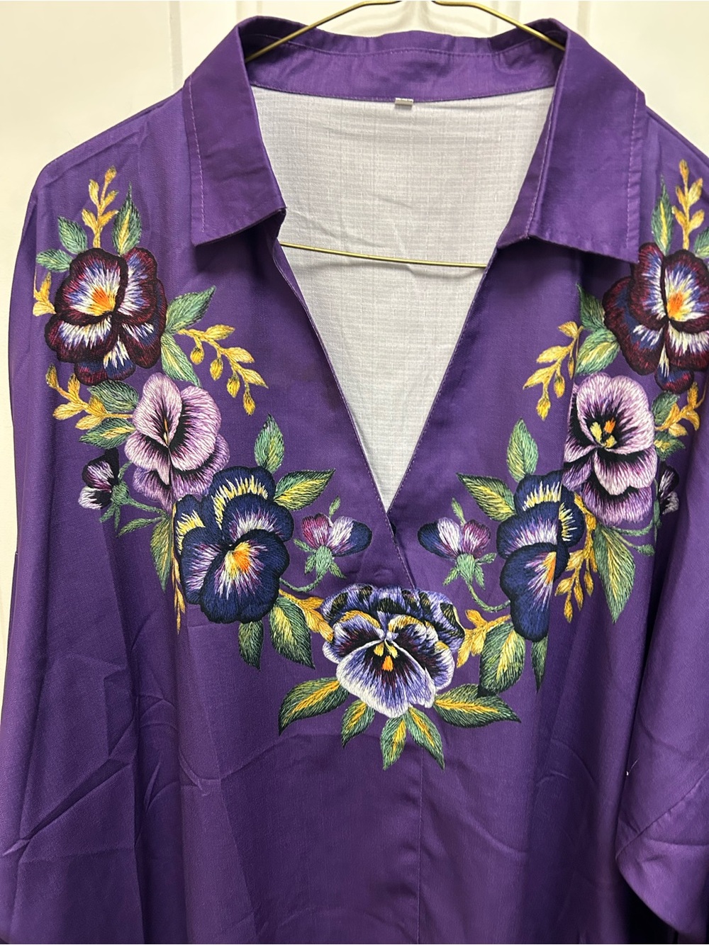 V-Neck 3/4 Sleeve Top in Purple -Printed Floral Design - Picture 5 of 8